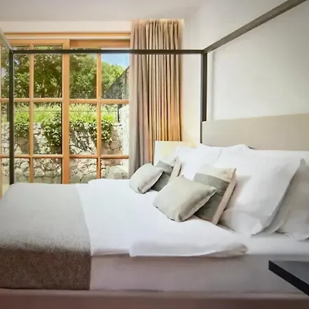 Lovely 5bd House - Upto 10 Guests. Tatil Evi