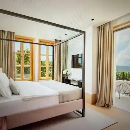 Lovely 5bd House - Upto 10 Guests.